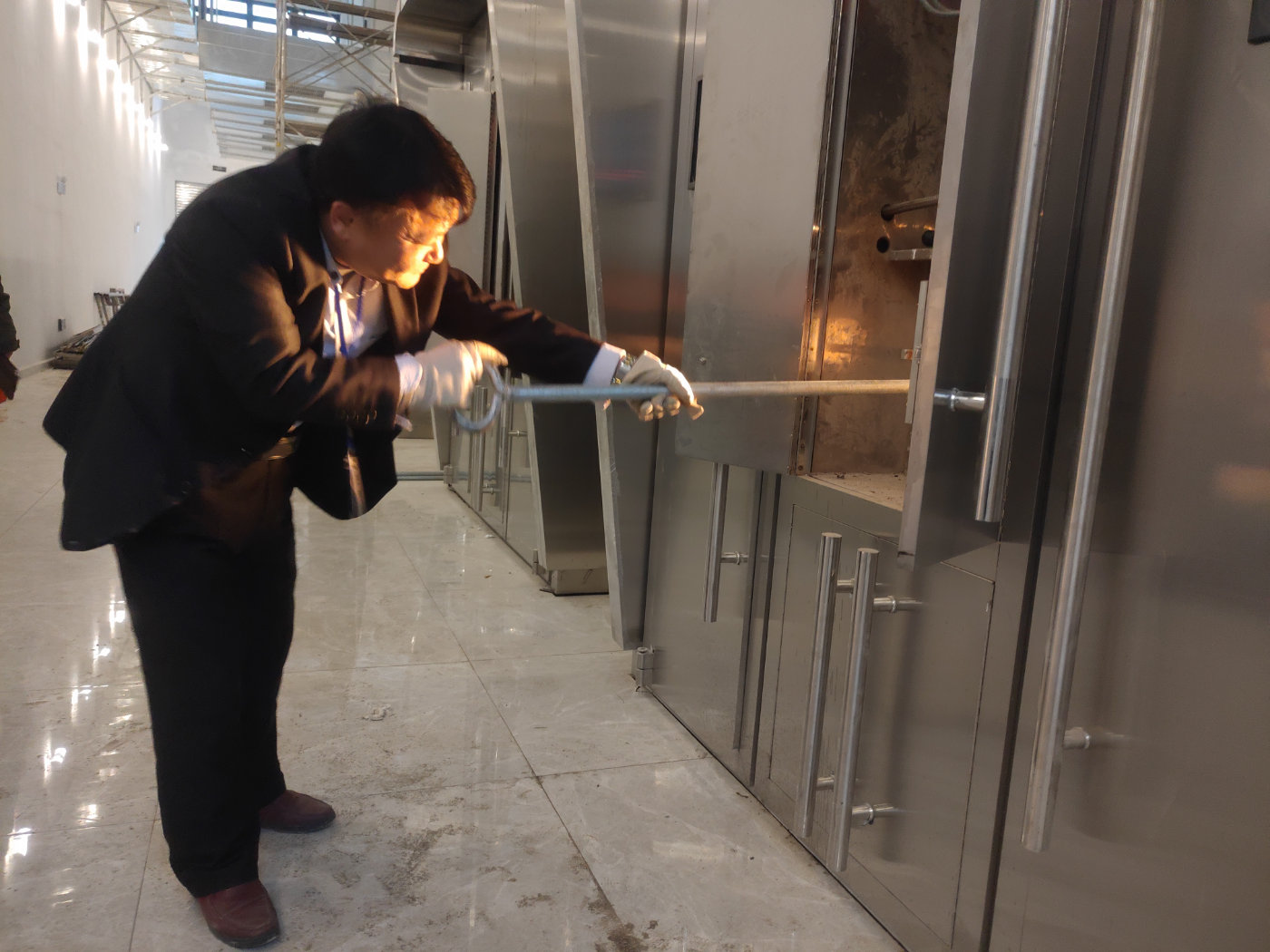 遗体火化师:生命尊严的最后守护者