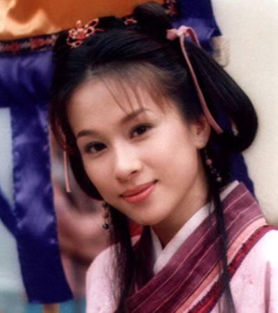 文颂娴生活近照曾是tvb古装剧的经典诞下爱女后为爱息影