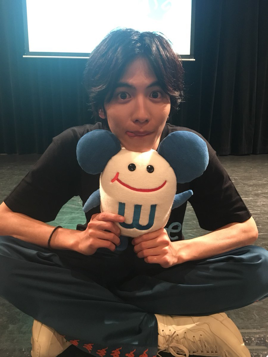 志尊淳私下也是个可爱的boy眼睛真的好大可甜可盐