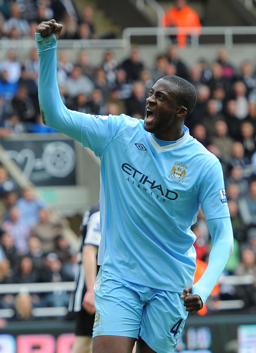 足球老照片:亚亚·图雷(yaya toure)曼城时期经典照30张