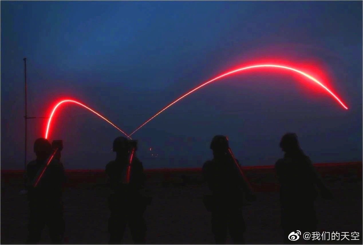 虽然看不清你的脸,但一眼就能认出你是谁