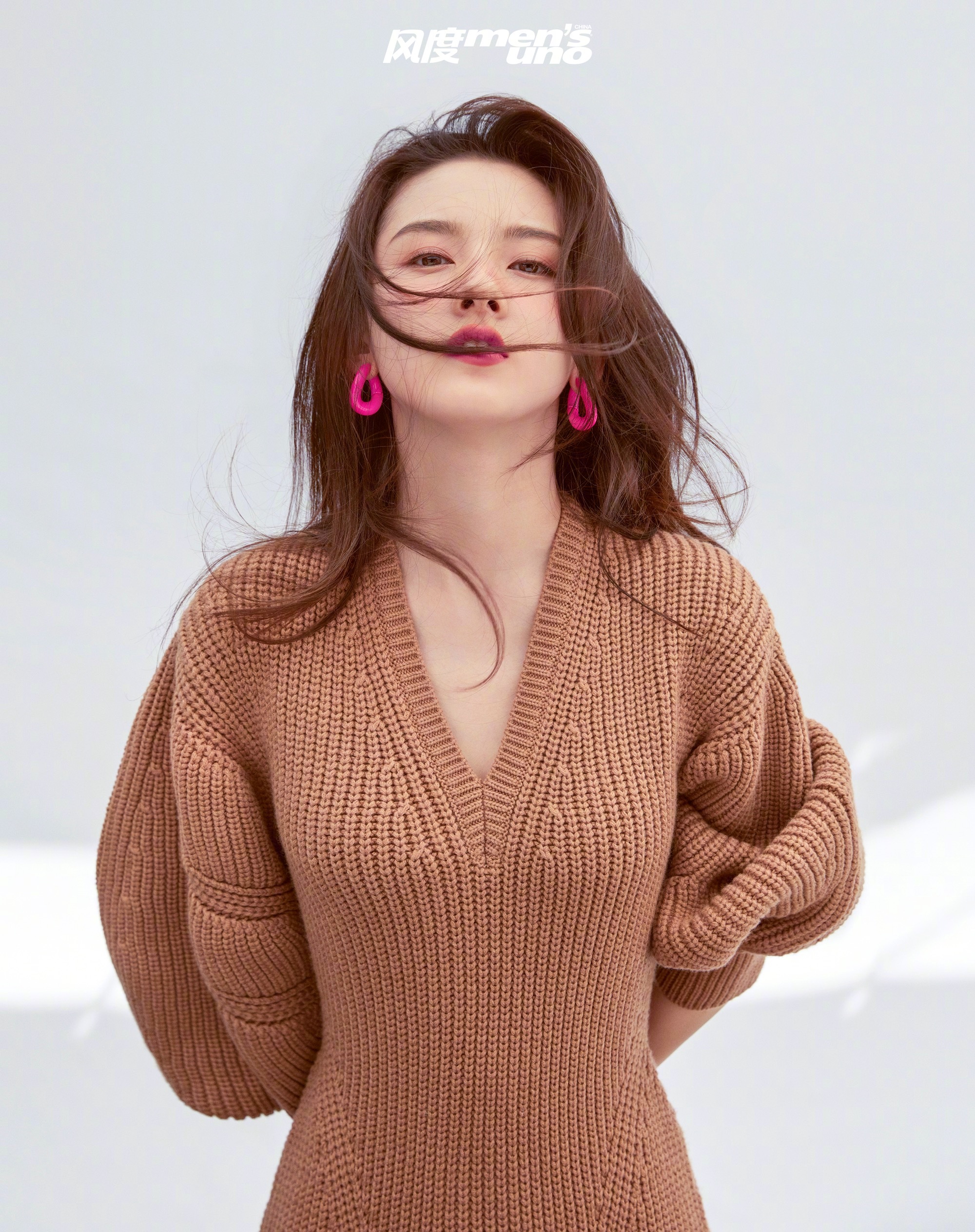 宋祖儿风度mensuno七月刊封面每个动作每个神情都透露着灵动