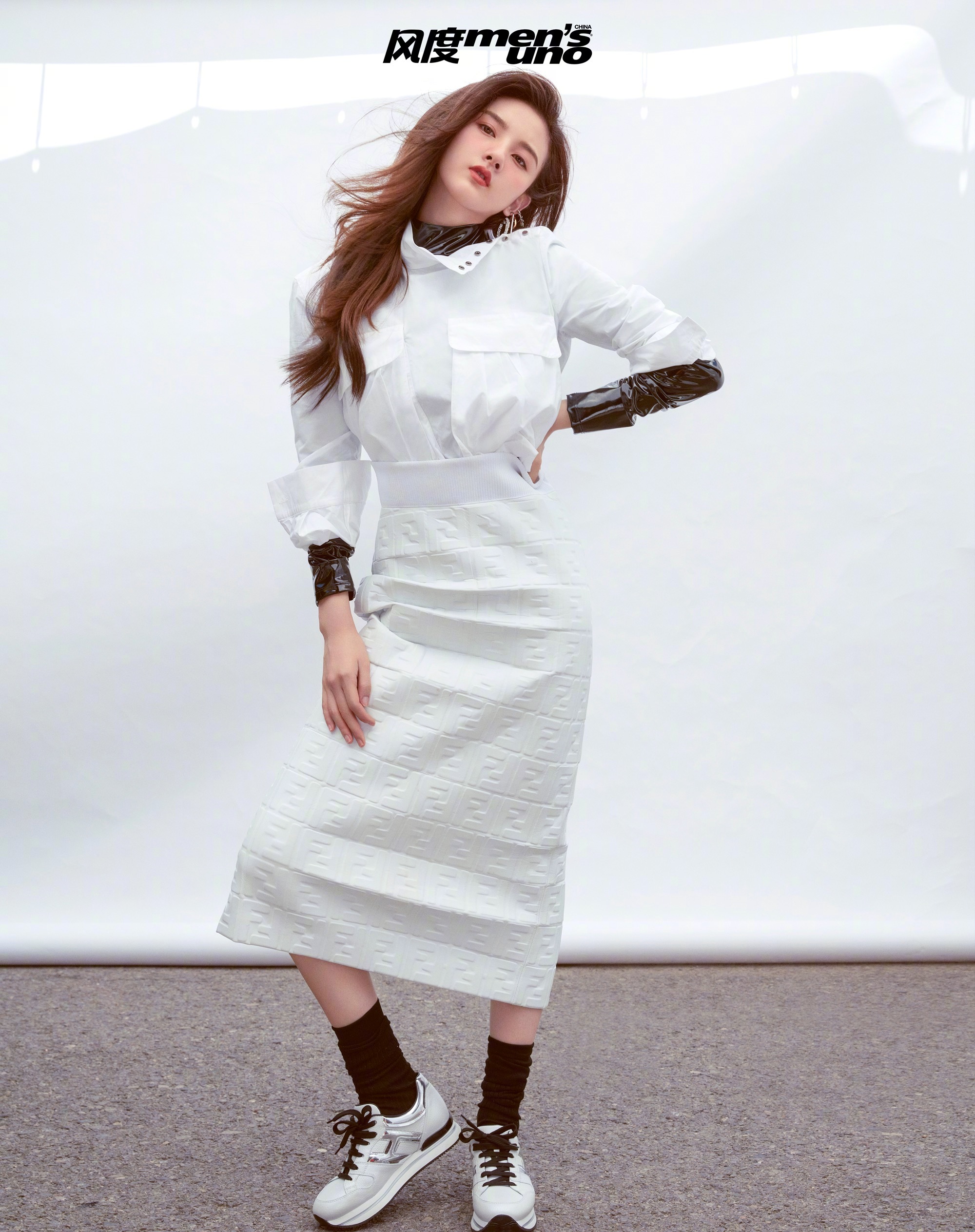 宋祖儿风度mensuno七月刊封面每个动作每个神情都透露着灵动