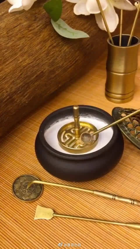 燃烧沉香,芳香健脾,定气凝神