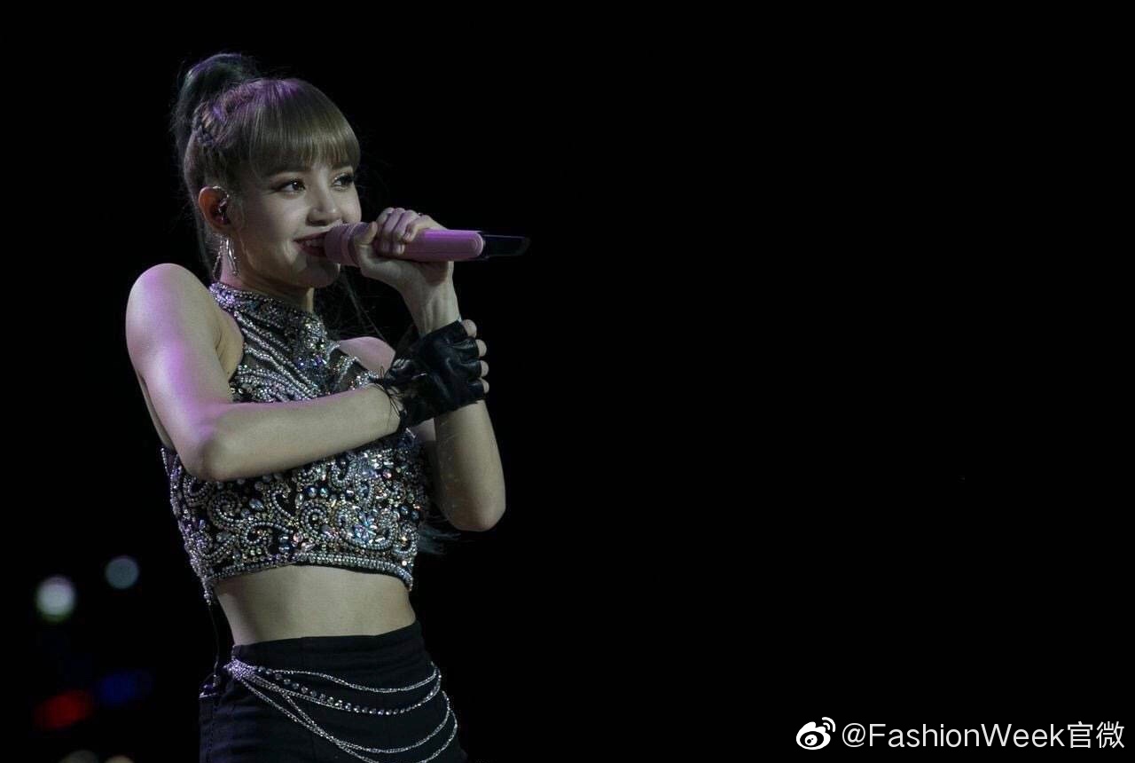 blackpink音乐节生图,外网镜头下也超能打的jennie,lisa,rose,jisoo智
