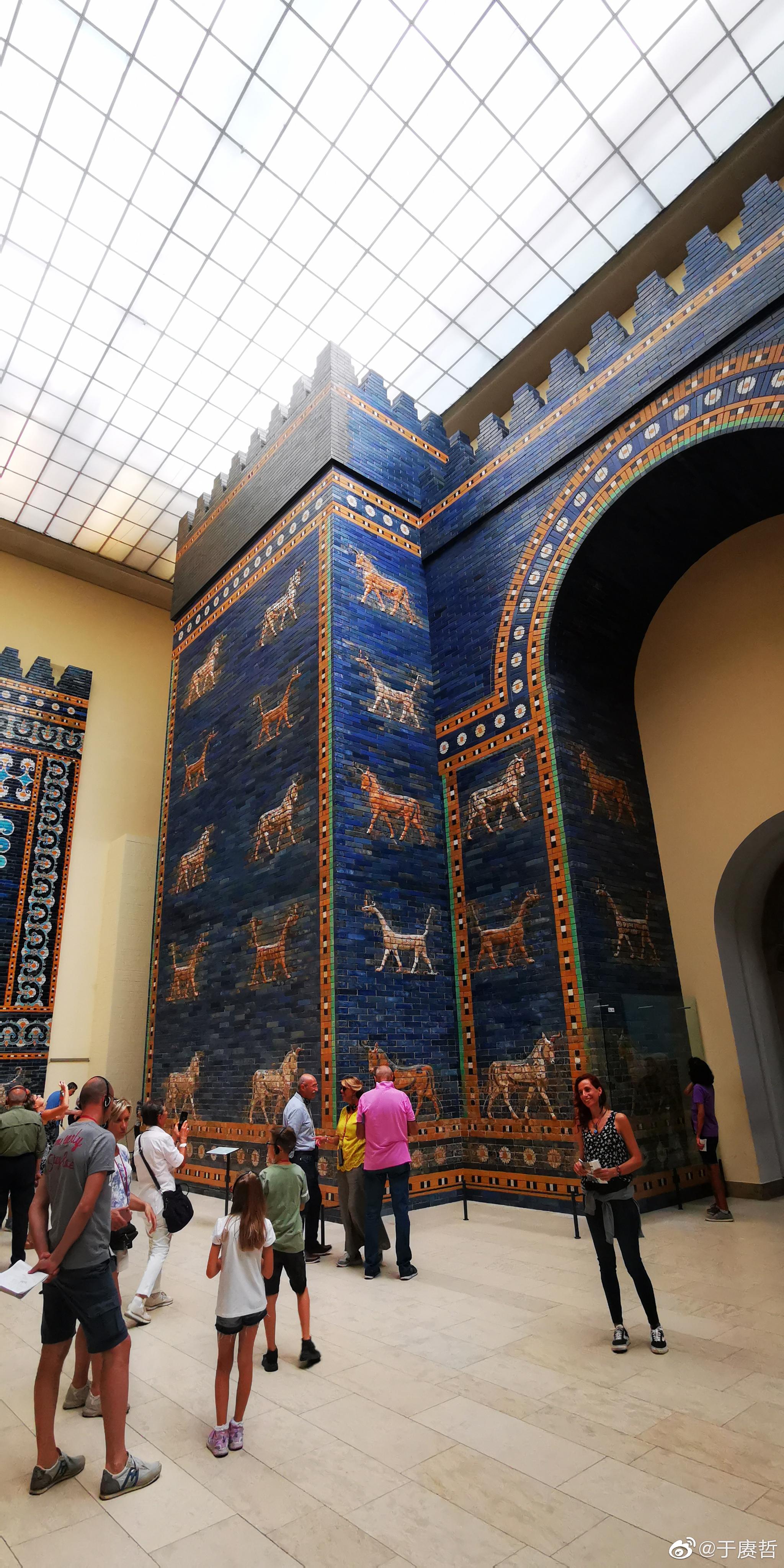 公元前575年左右尼布甲尼撒二世下令建造的巴比伦伊丝塔门