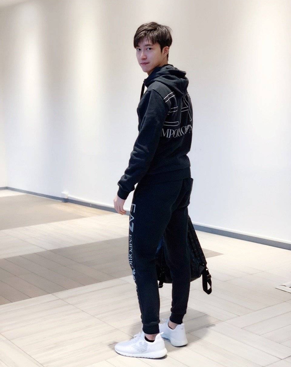 江宏杰其实是个很man的人,毕竟是乒乓球运动员,体力,身材什么的肯定都