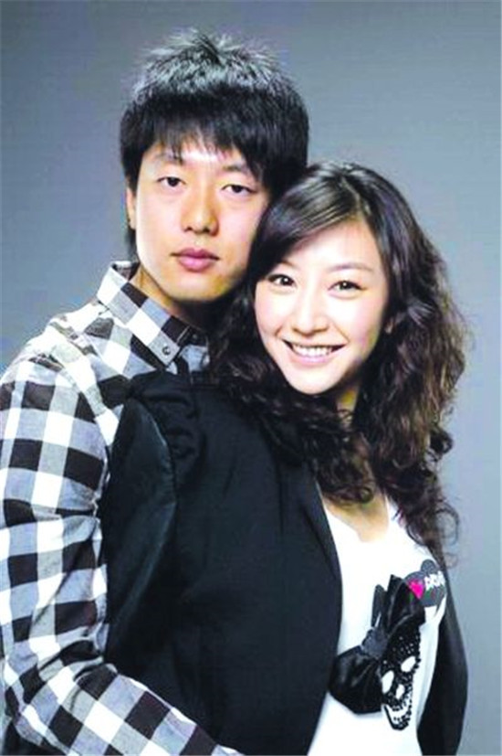 姚晨前夫凌潇肃宣布妻子二胎产女女儿正面照曝光遭吐槽