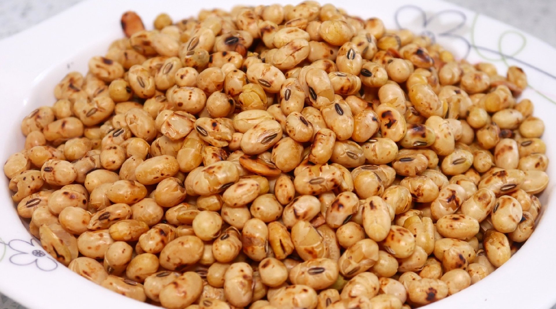 二月二,炒豆子,教你在家做,吃一口外脆里软,简单又美味