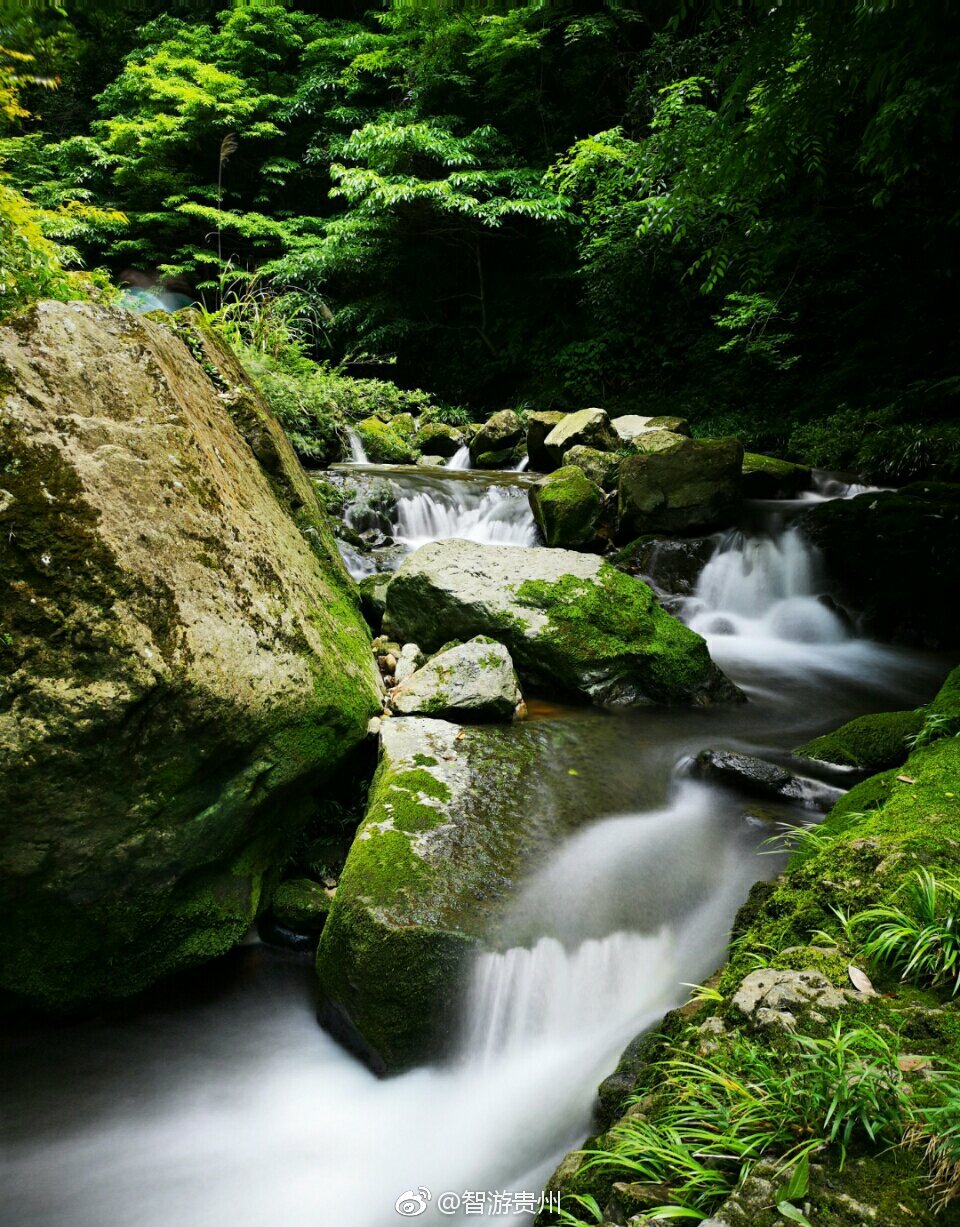 贵阳花溪高坡红岩峡谷