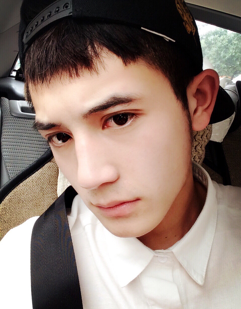 发现一枚民间帅哥,眼睛太美了