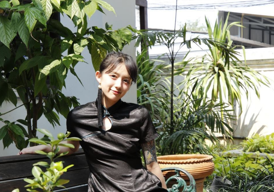 穿黑尾酱薄纱礼服太显瘦一秒变高冷气质网友羡慕李诞