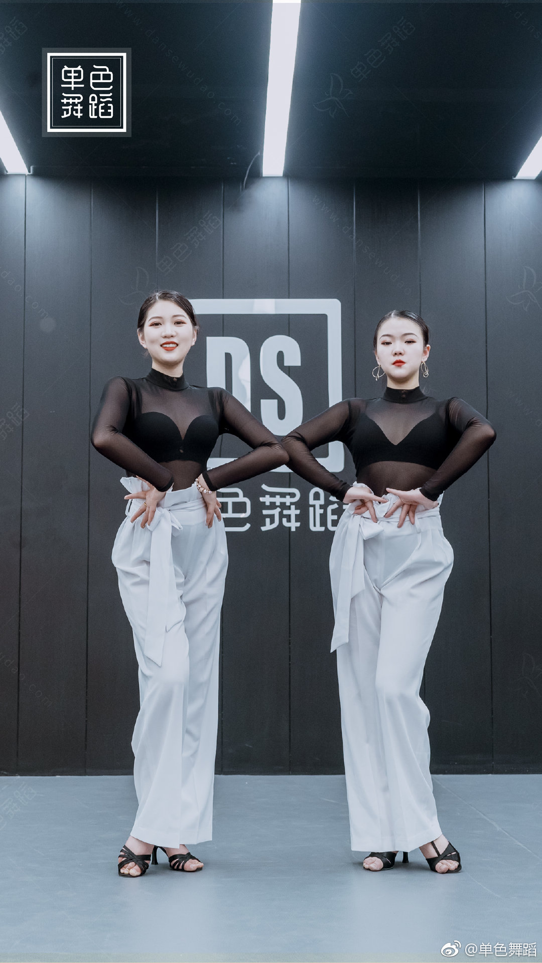 今天是拉丁舞专场,上午伦巴,下午桑巴~