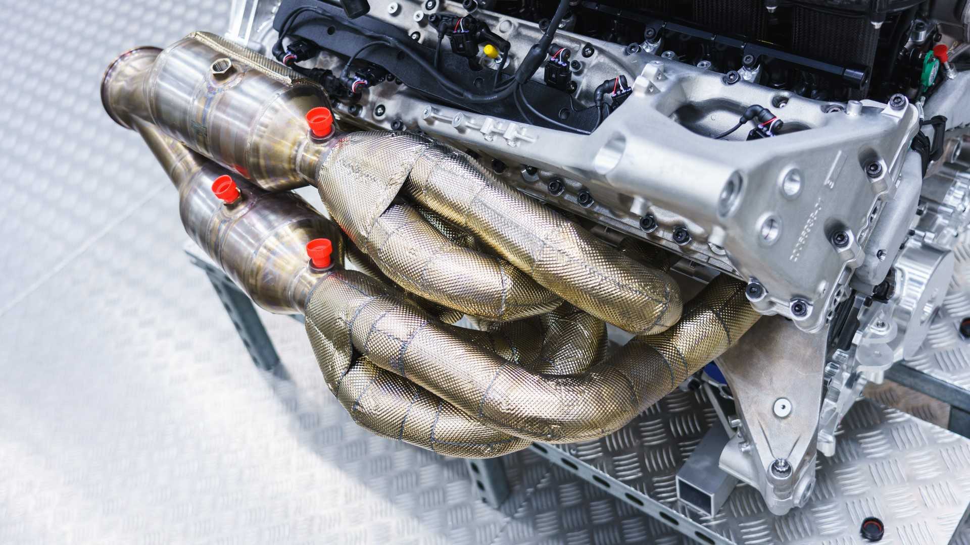 牛北侃侃车v12自吸1万转阿斯顿马丁valkyrie超跑发动机亮相