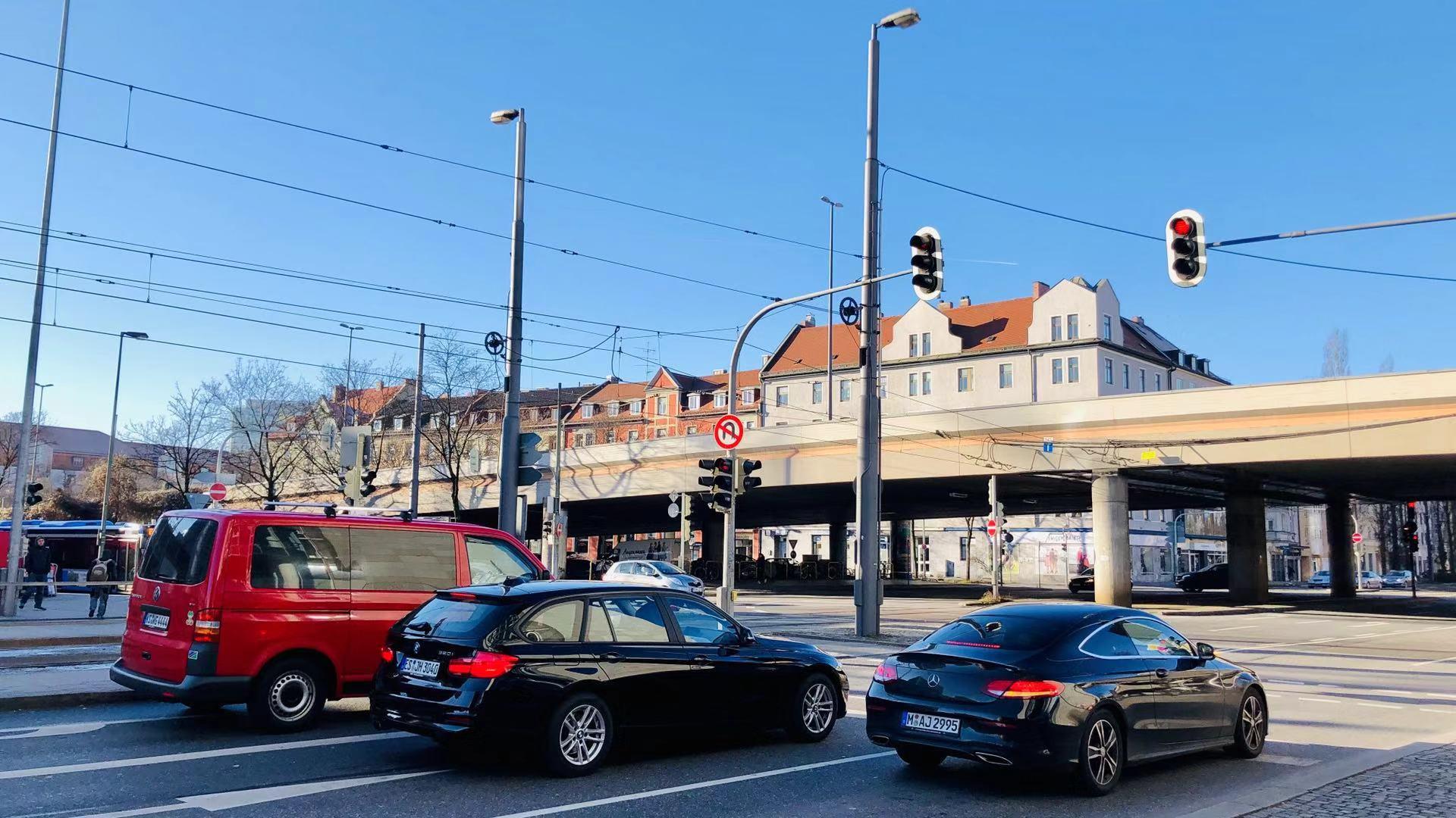 叔叔看车游欧洲德国交通简介两大汽车产地朝圣