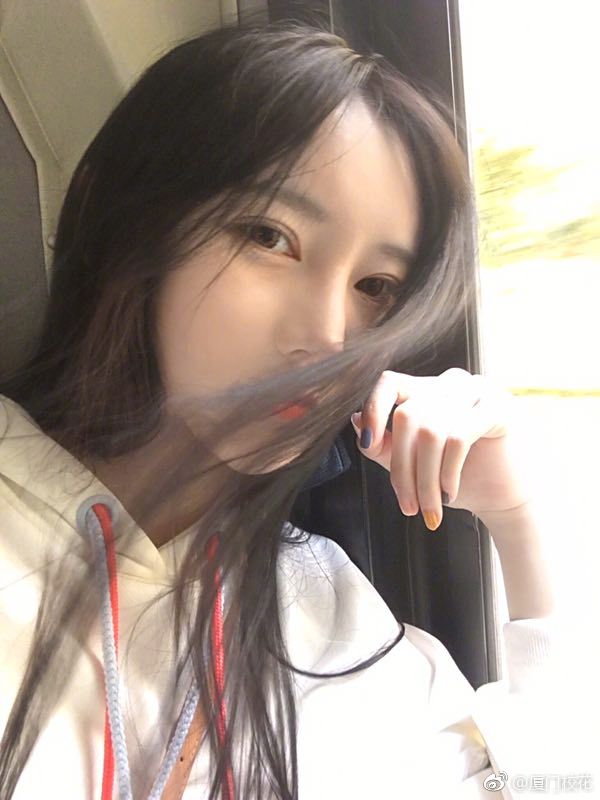 她叫曾玉琦,就读于西安外国语大学,身高167cm,射手座_新浪新闻