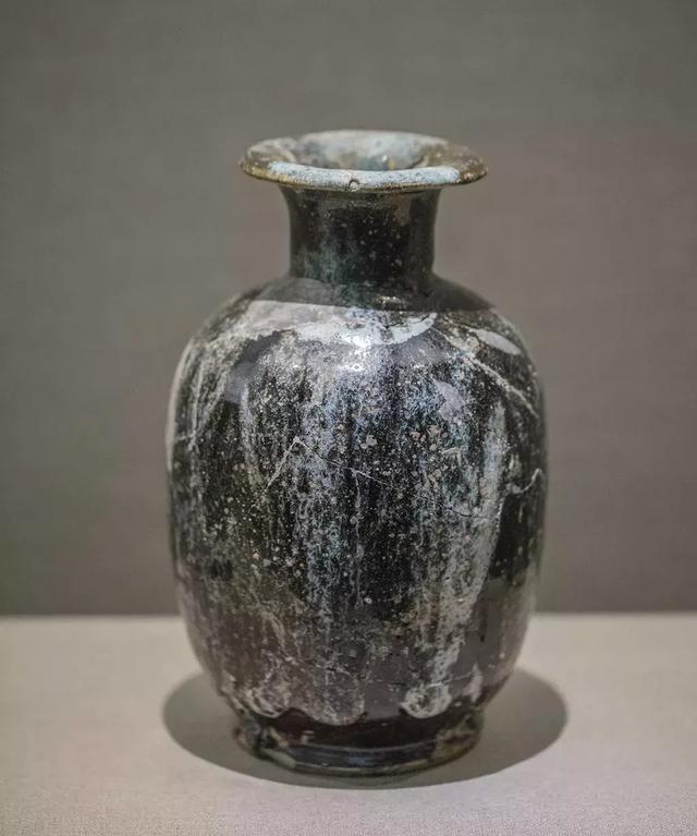 唐代名品鲁山花釉