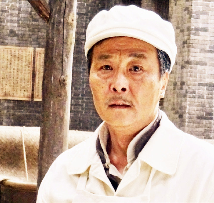 《破冰行动》的钱波,扮演"林水伯",人狠话不多