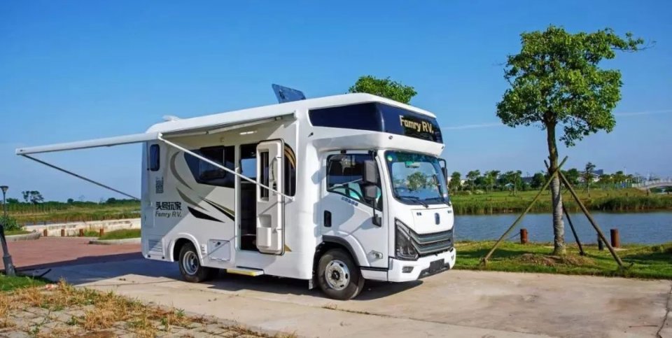 由吉利新能源轻卡打造的法美瑞头号玩家房车下线啦