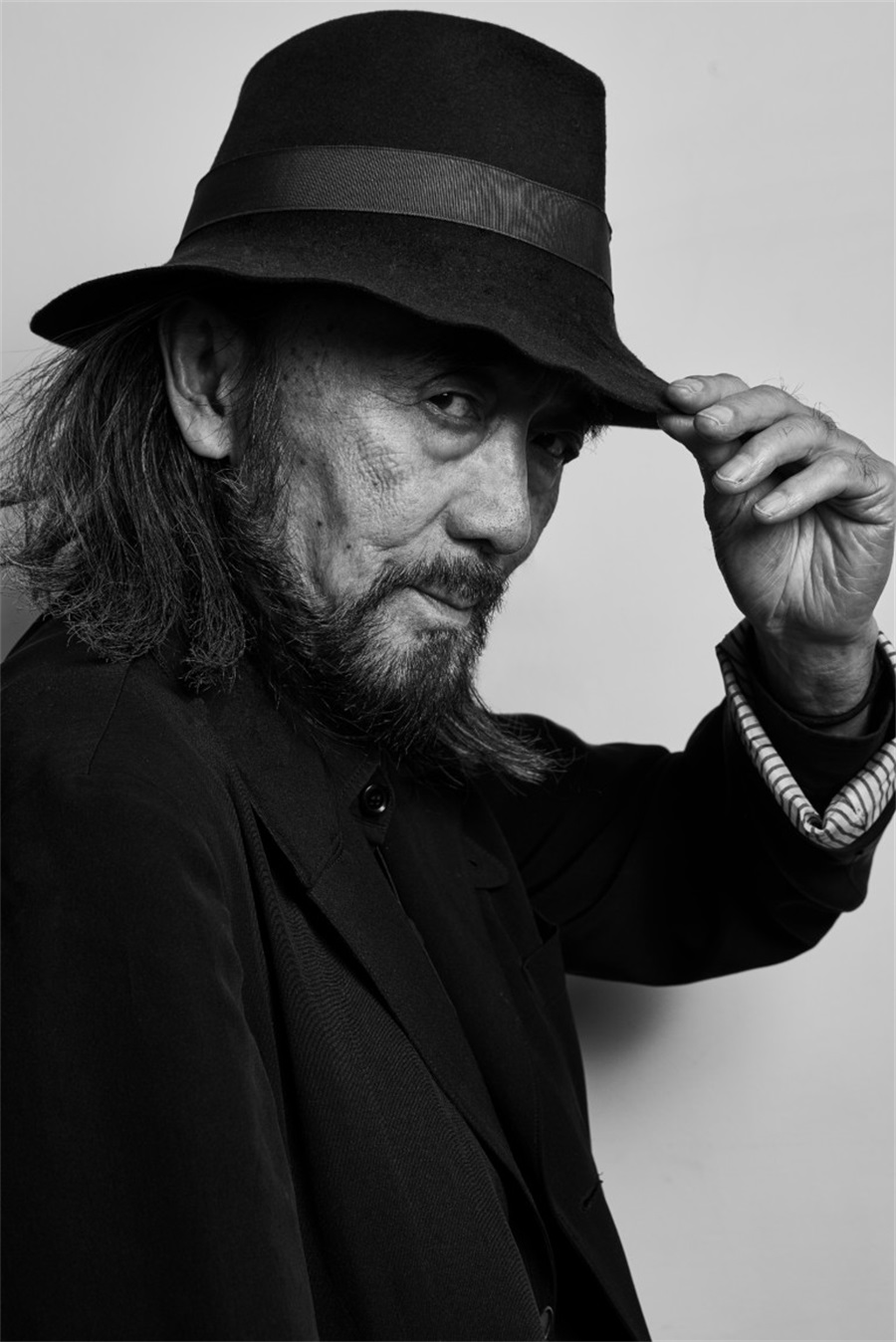 因叛逆遭遇破产为什么年轻人都崇拜山本耀司