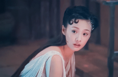 是在电影《画壁》里的牡丹仙子的造型给我印象深刻郑爽的颜值巅峰期