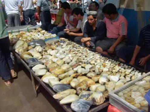 金星花18000买假手镯吃哑巴亏?旅游购物有风险,国庆出行需谨慎