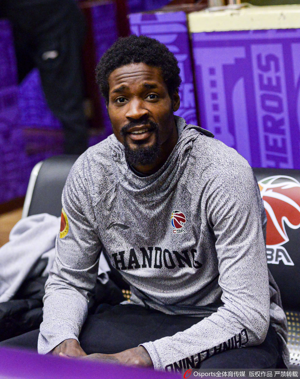 已与小外援曼尼-哈里斯签约,哈里斯今天跟随全队赛前训练