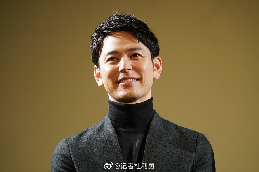 联袂主演该片的女星夏帆也出席了活动,妻夫木聪还在活动上谈婚姻观,称