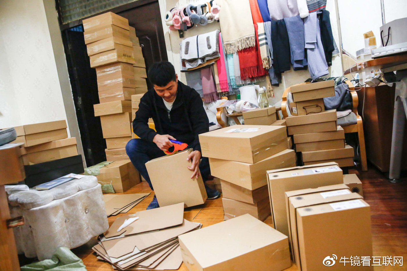 中原淘宝第一村旺季每天发货6万件1000家网店月售3亿