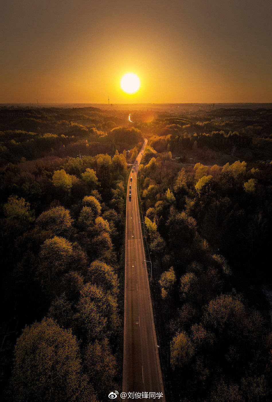 黎明破晓,日落黄昏,午夜降临,你最爱哪一时刻的天空?