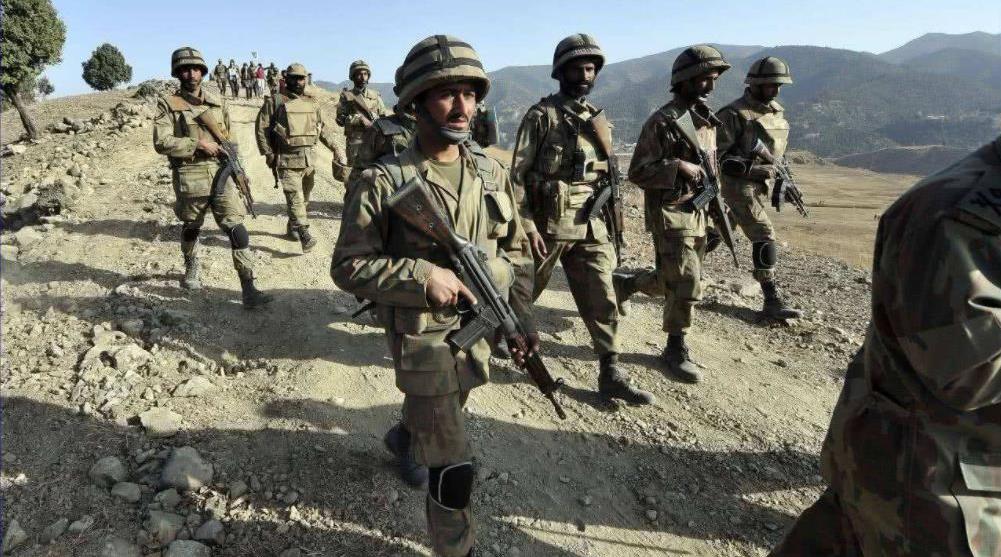 列强阻挠未果 两阿提案成功