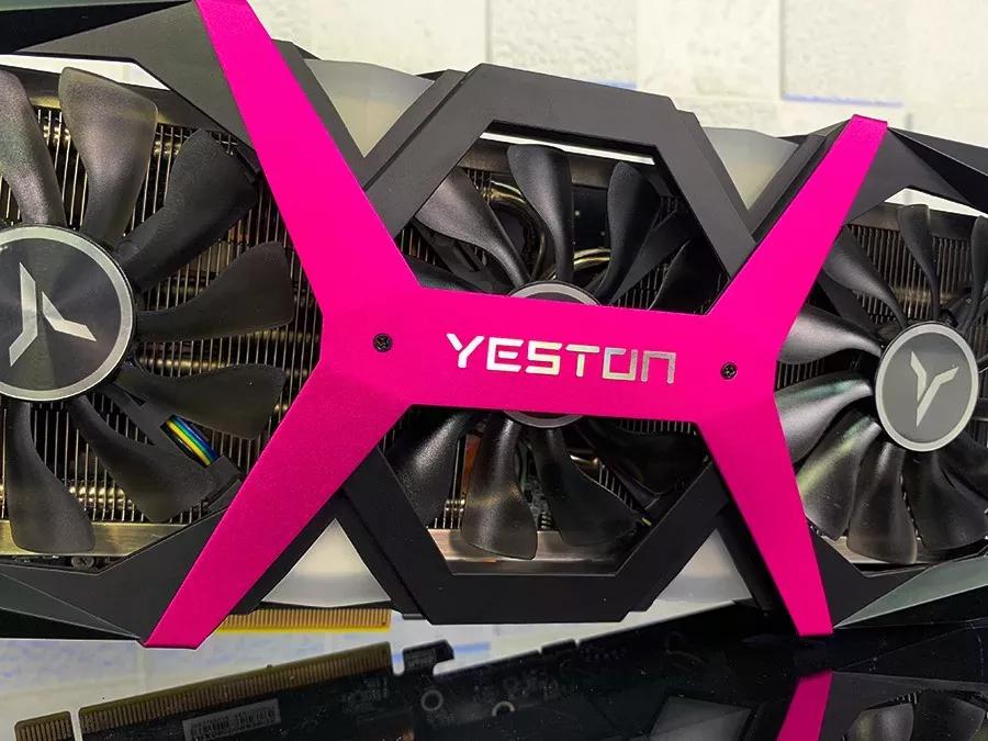 显卡还能这么sao?盈通rx590女装大佬