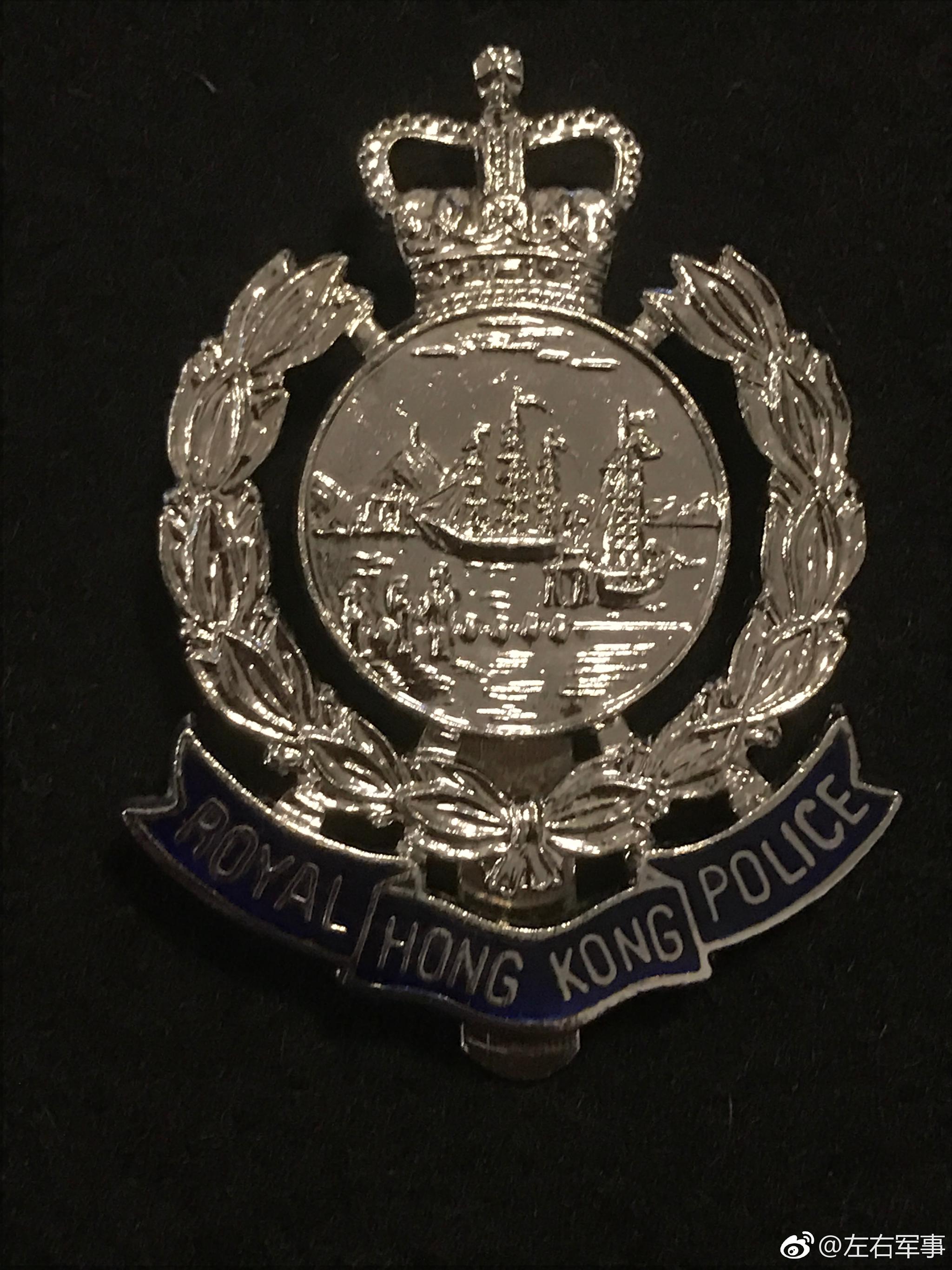 一顶全新的香港警察大檐帽帽徽是伦敦生产的帽墙带还没有摘掉