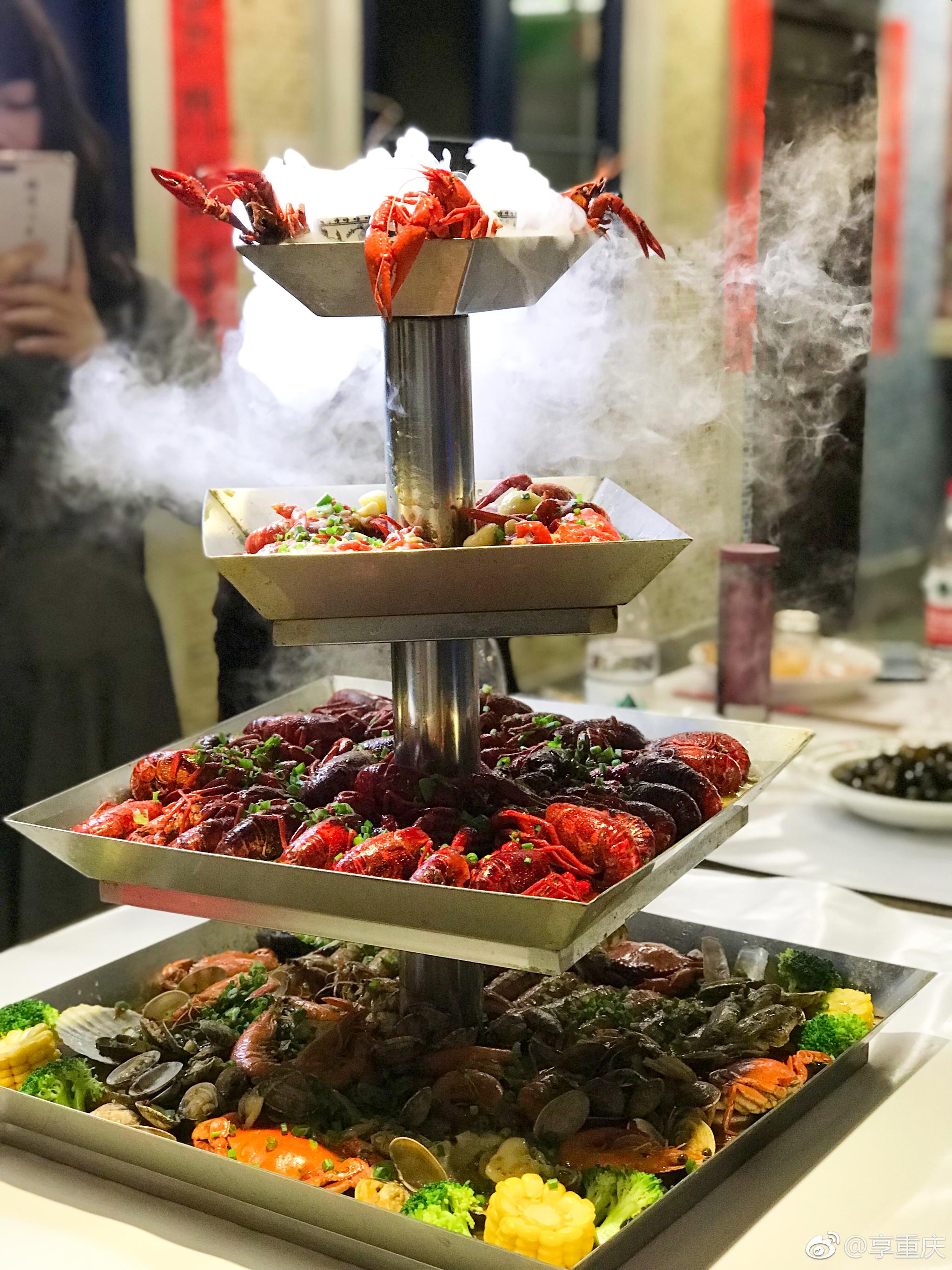 出道七年,年年都是c位,霸王虾19年新品龙虾塔强势登榜