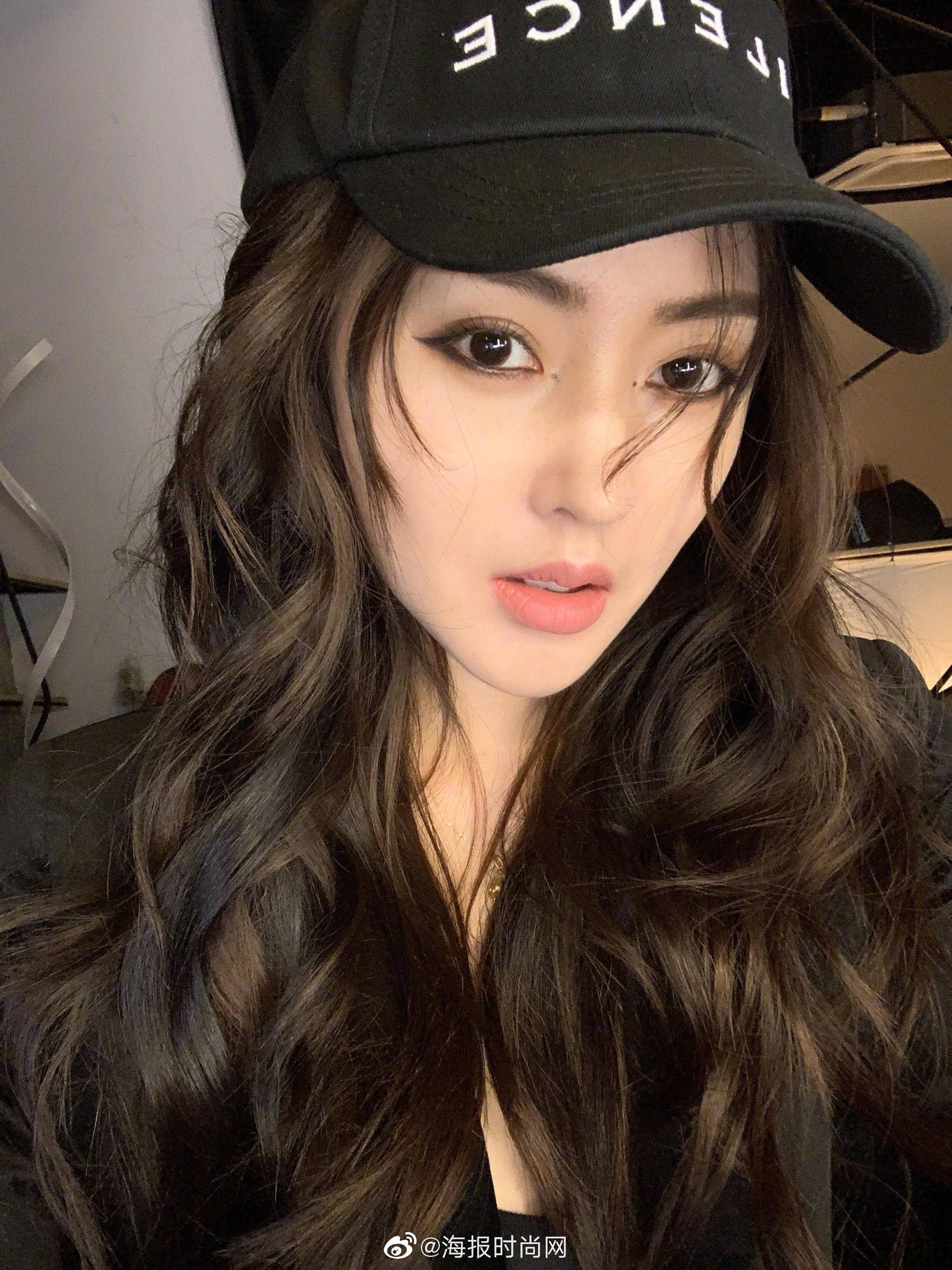 crystal张天爱 万圣节美妆博主上线,大波浪搭配暗黑眼妆