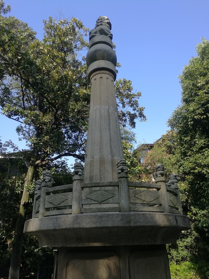 天心阁天心阁崇烈塔,又名白塔,始建于1946年,系抗日纪念性建筑,塔高6