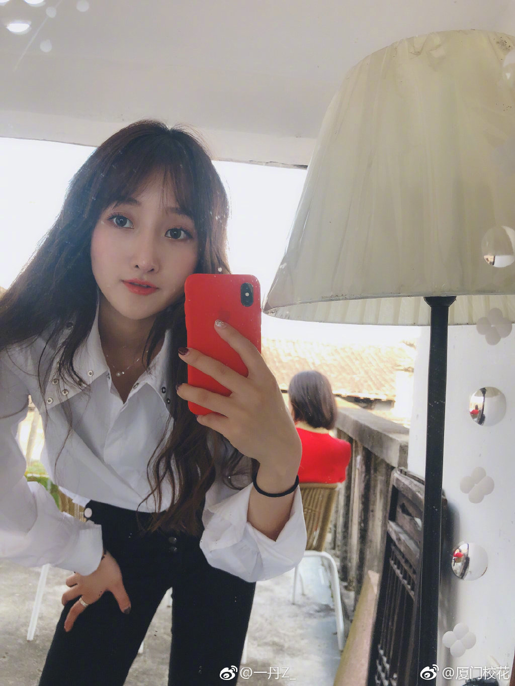 她叫 张一丹,就读于中国音乐学院,身高170cm,来自福建