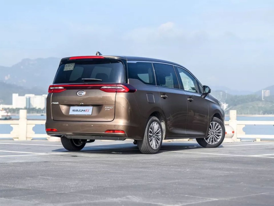 10万出头就能买的大空间国产7座车