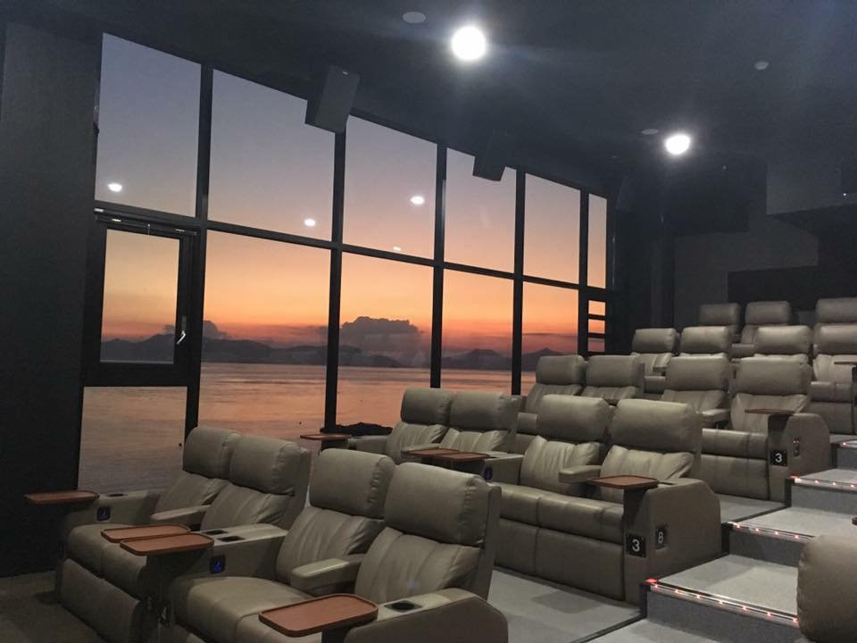 韩国唯一一个能够看海看日落的电影院~megabox三千浦店~~景色真的超美