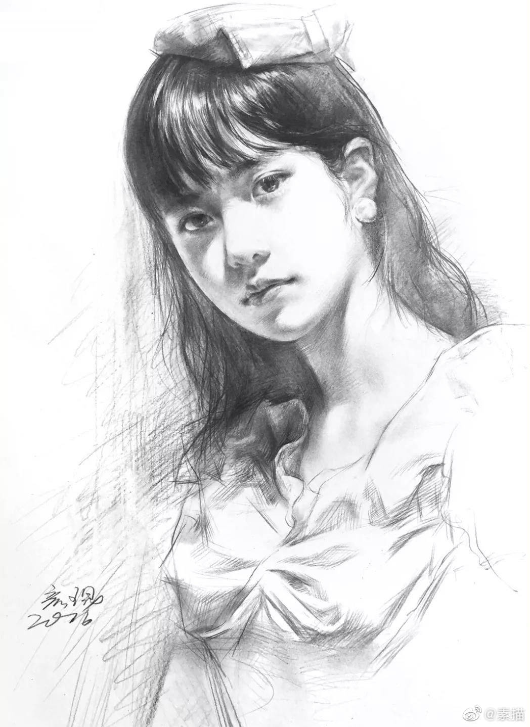 在一幅素描头像中脸部的五官可谓是视觉中心