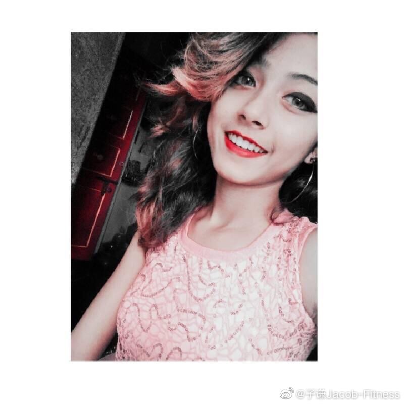 之前火了的印度妹纸riya sanyal,居然在fb和我互粉了