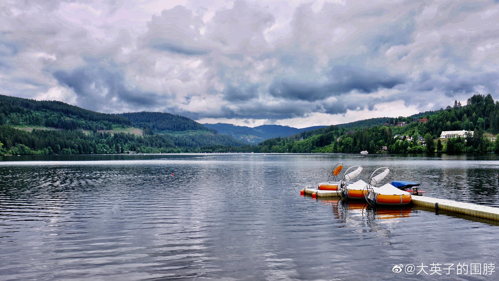 德国黑森林地区"滴滴湖"