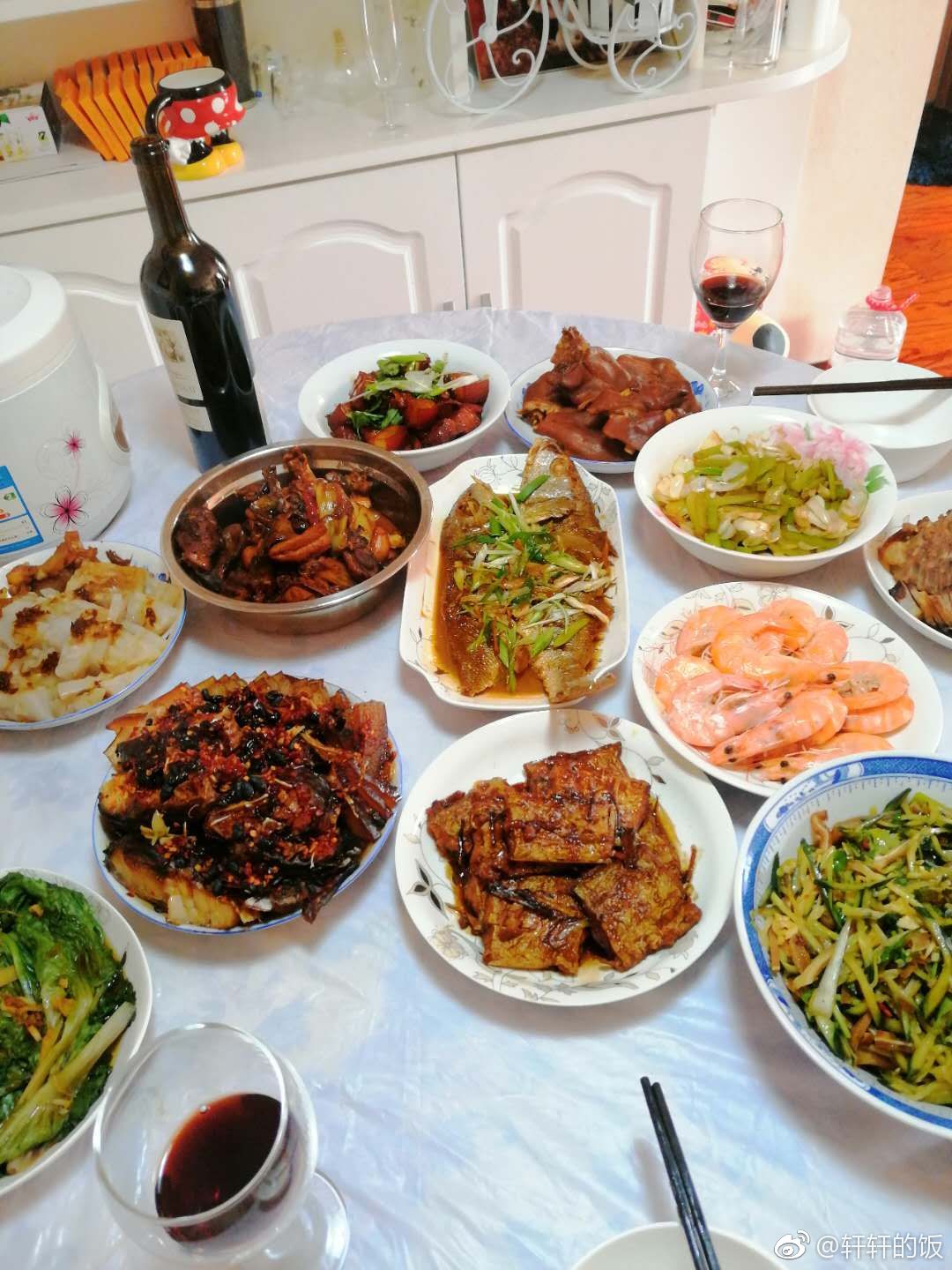 迟到的年夜饭7815不论多晚一回家就有一大桌子菜等着你的感觉美妙