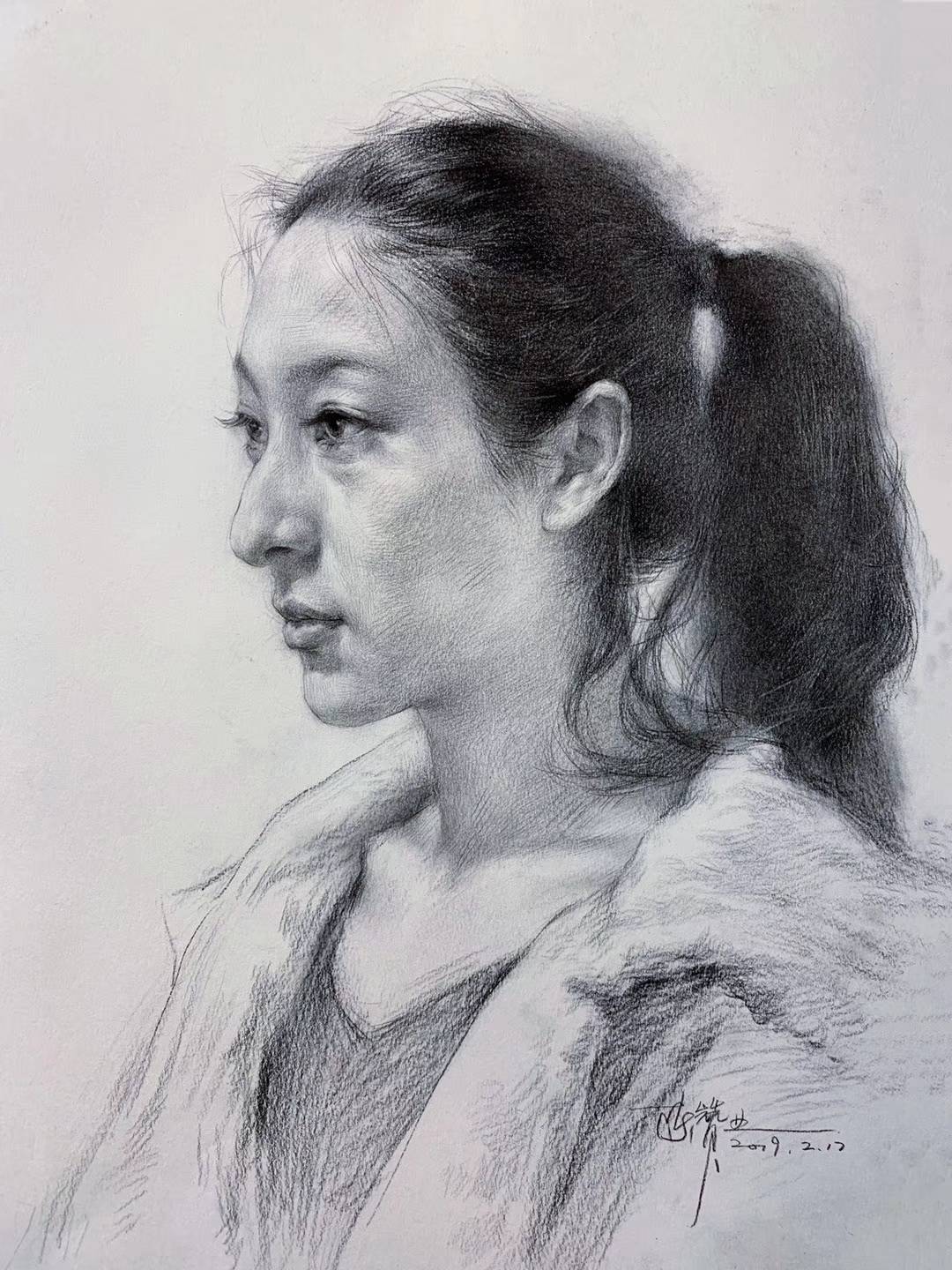 人像素描,要做到形神兼备,首先要求形准,然后才是神态表现
