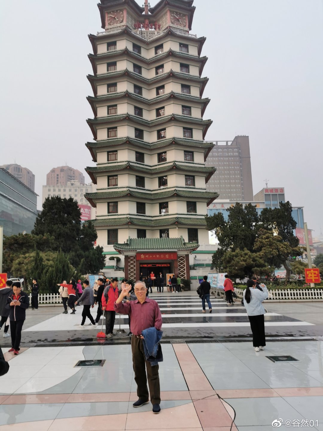 郑州二七纪念塔不仅是是郑州市的重要标志性建筑