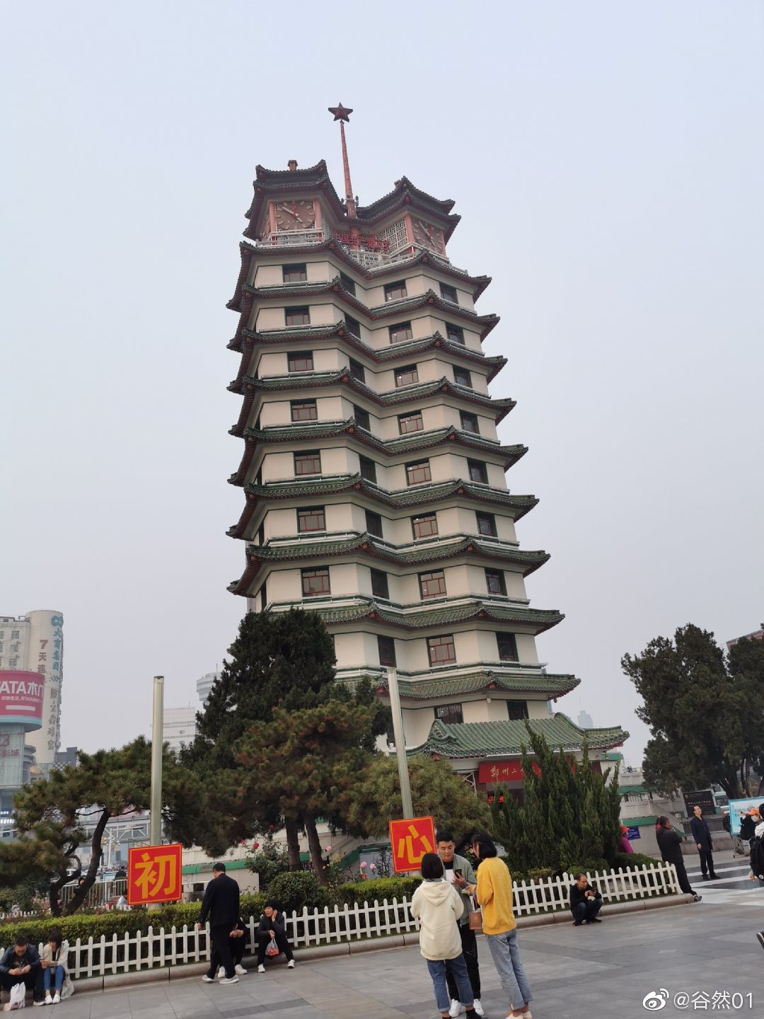 郑州二七纪念塔不仅是是郑州市的重要标志性建筑