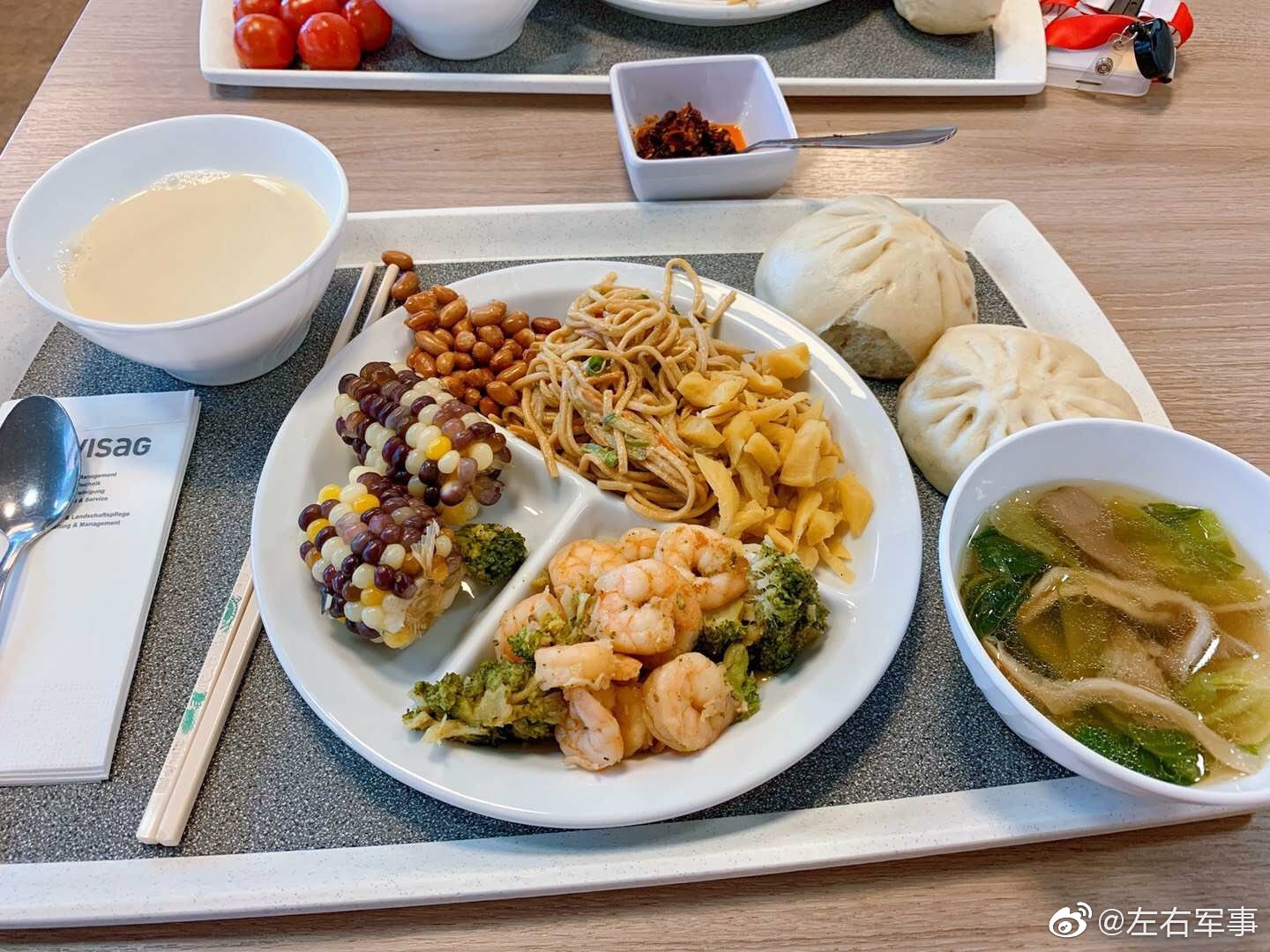 德国华为食堂各种每天不重样没事吃到撑,加班夜宵免费