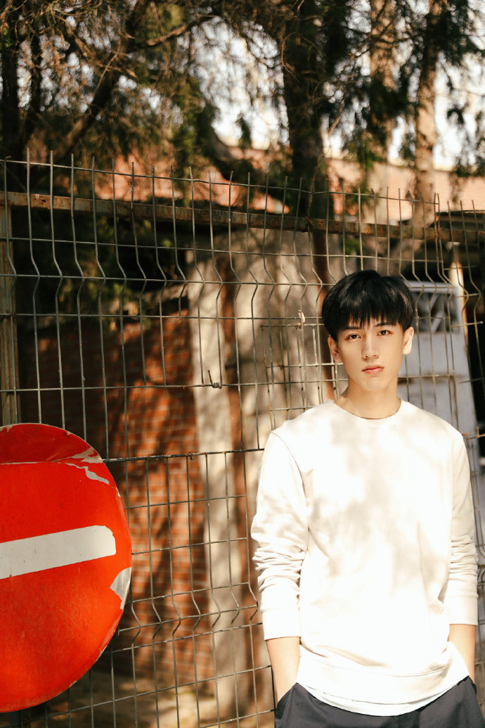 听说是南京师范大学的校草,是你们的理想型不?