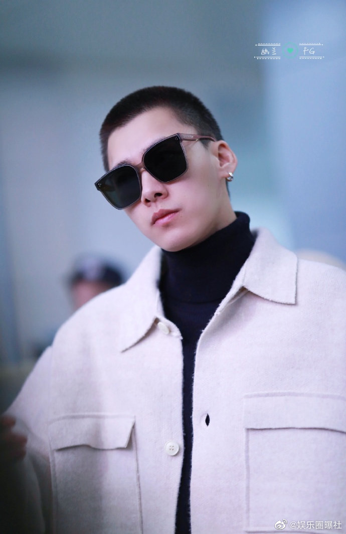 "夏拙"顺利杀青首次现身,今日份墨镜酷boy起落平安@李易峰