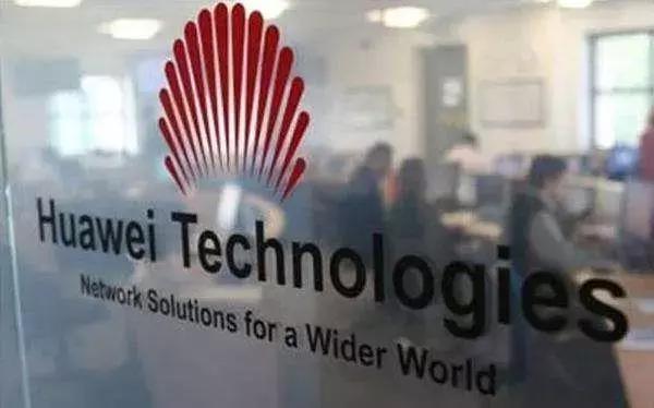 任正非亲口否认华为造车，但这保时捷为何挂华为logo？